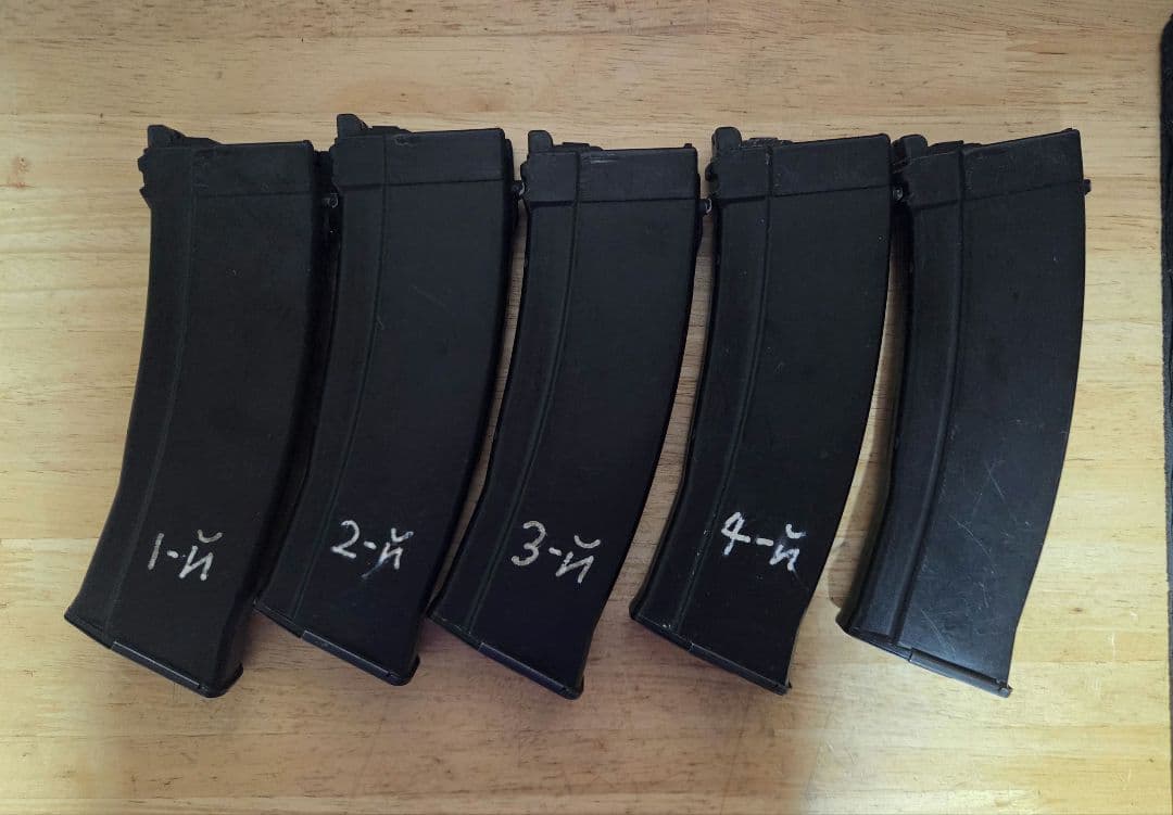 GHK AK CO2 マガジン 5本 一本ガス漏れ