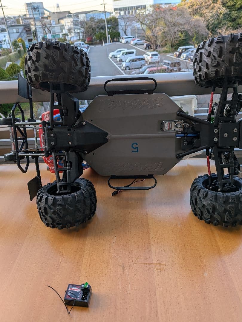 トラクサス SCT 4WD オプションパーツ付き　プロポも付きます。