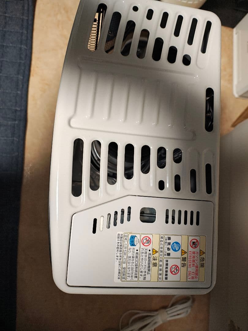 24年製　ダブルクリーン石油ストーブ　TOYOTOMI　RC-S2824