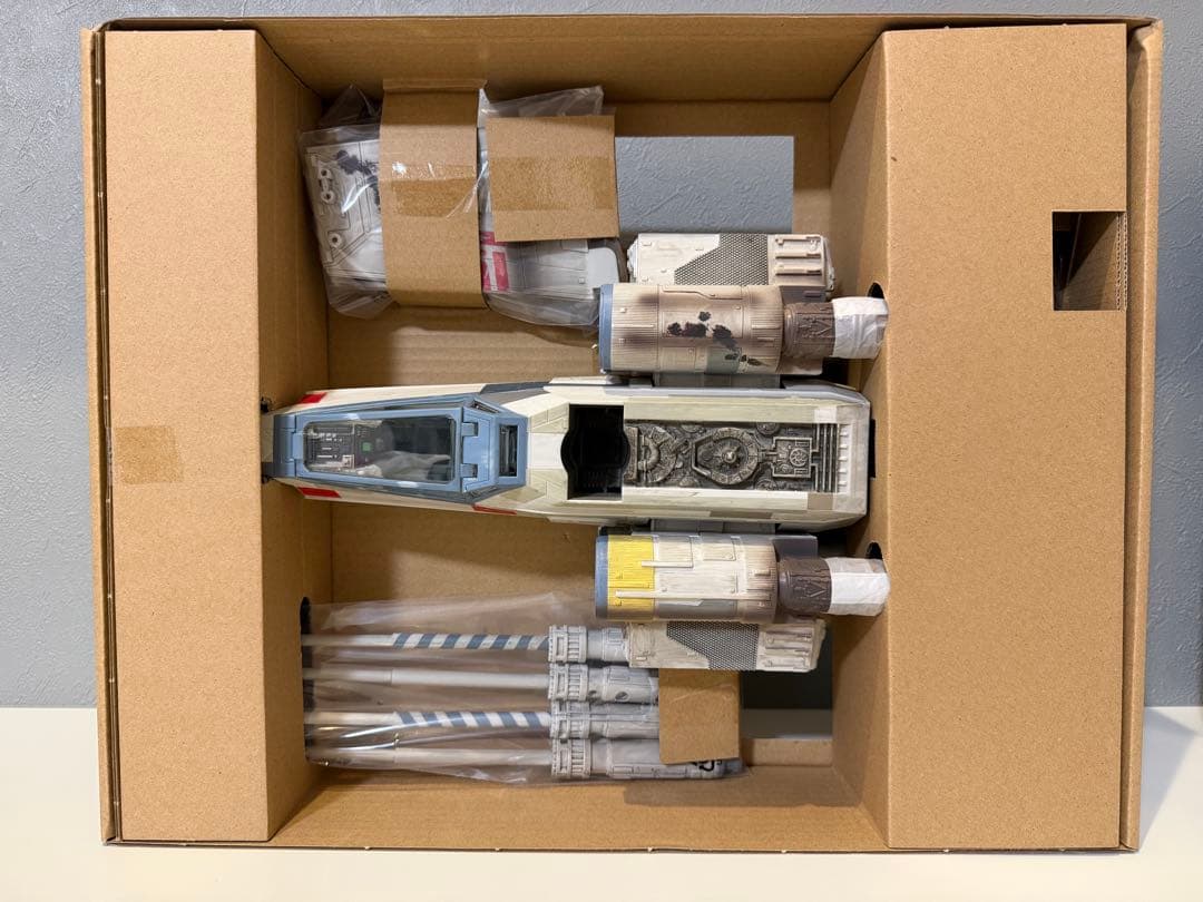 開封のみ新品【Hasbro】STARWARSルーク・スカイウォーカーＸ-ウィング