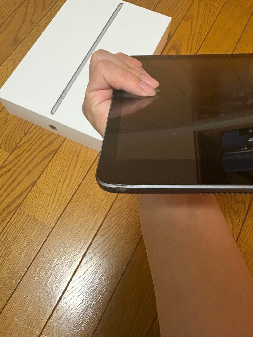 Apple Ipad 第8世代 SIM フリー、バテッリー容量94%