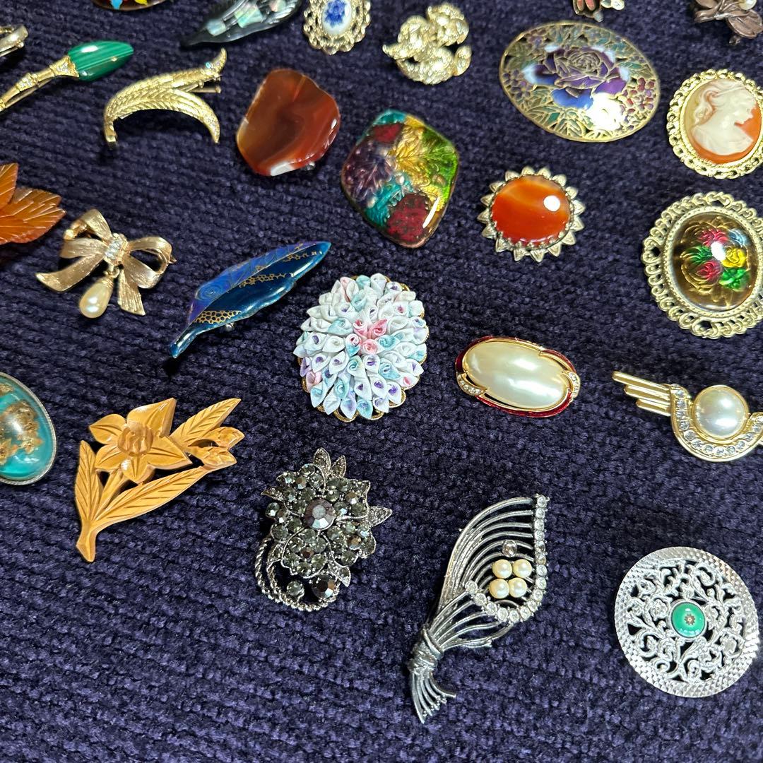 【vintage】ブローチ　大量　130点以上　まとめ売り