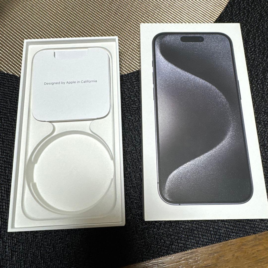iPhone 15 Pro ブラックチタニウム　128GB 美品