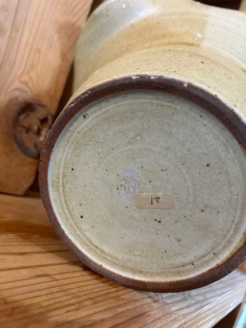 陶芸作家　やきもの　花器　花瓶　白石和宏　娘　白石阿衣