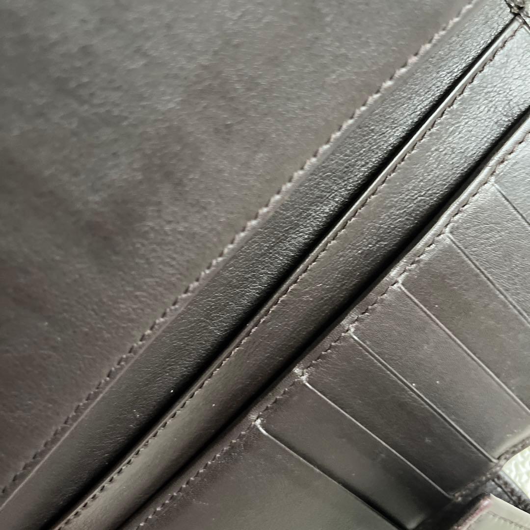 GUCCI 財布　ブラウンレザー 二つ折り財布　型押し