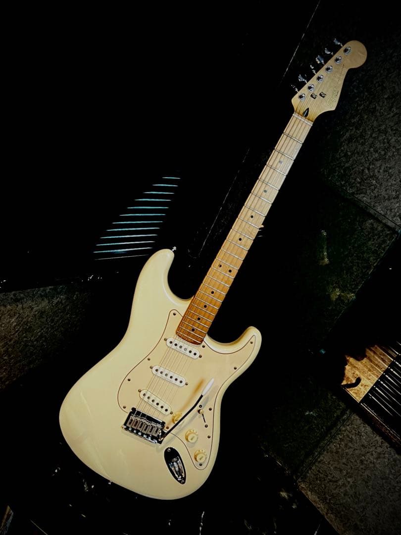 Squire Stratcaster Deluxe white ストラト エレキ