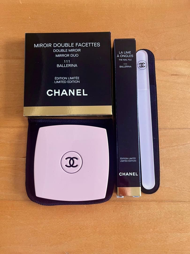 CHANEL シャネル　ミラー&ネイルファイル　111