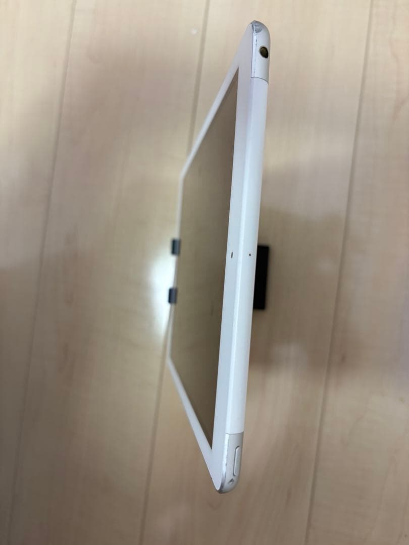 (動作確認済)Apple iPad第6世代　32GB セルラーモデル