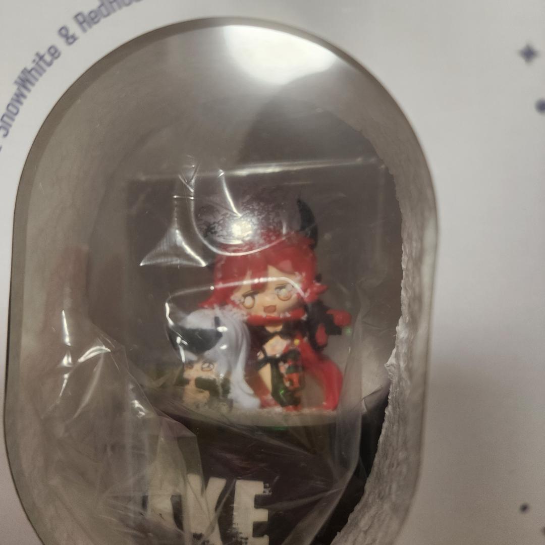 ★期間限定★ AGF 韓国 勝利の女神 NIKKE レッドフード スノードーム