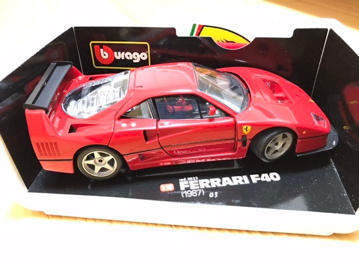 フェラーリF40 buragoベースWARM-UP社製　1/18