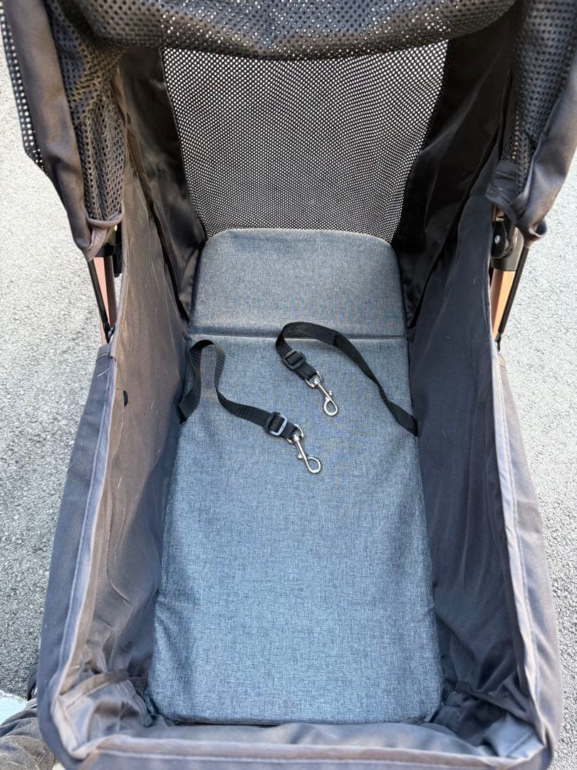 ペットカート 小型犬 中型犬 メッシュカバー付き(カラー：ブラック✖️グレー)