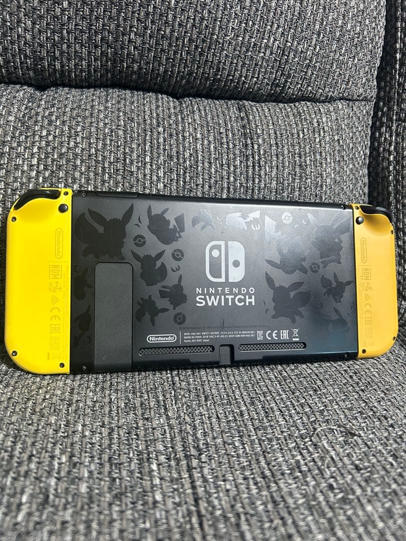 Nintendo Switch ポケモンイーブイ・ピカチュウデザイン 本体