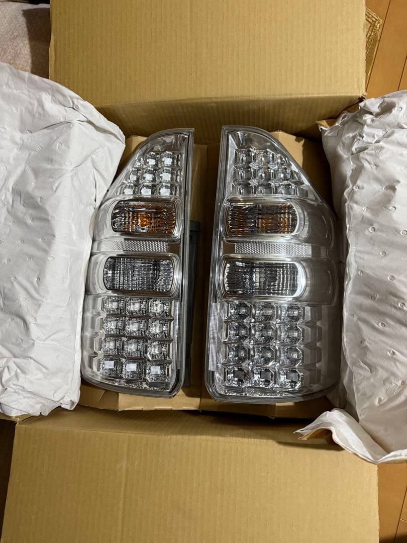 トヨタノア　70系後期　クリアテール左右セット