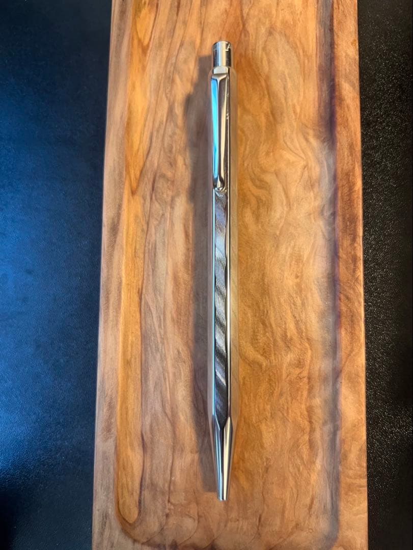 カランダッシュエクリドール　限定模様ウェーブ