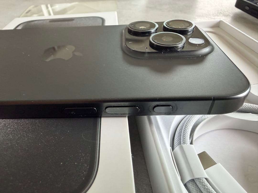 Apple iPhone 15 Pro スペースブラック 128GB 本体