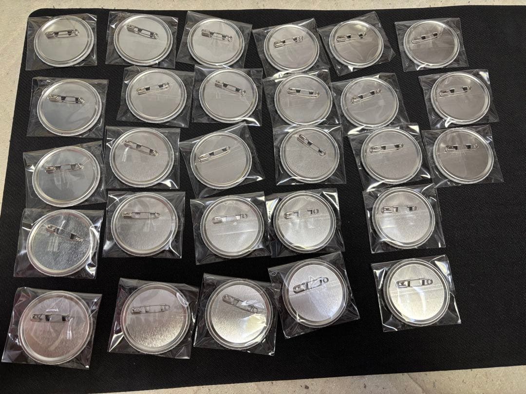 ご注文はうさぎですか？　so cute girls 缶バッジ 千夜28個