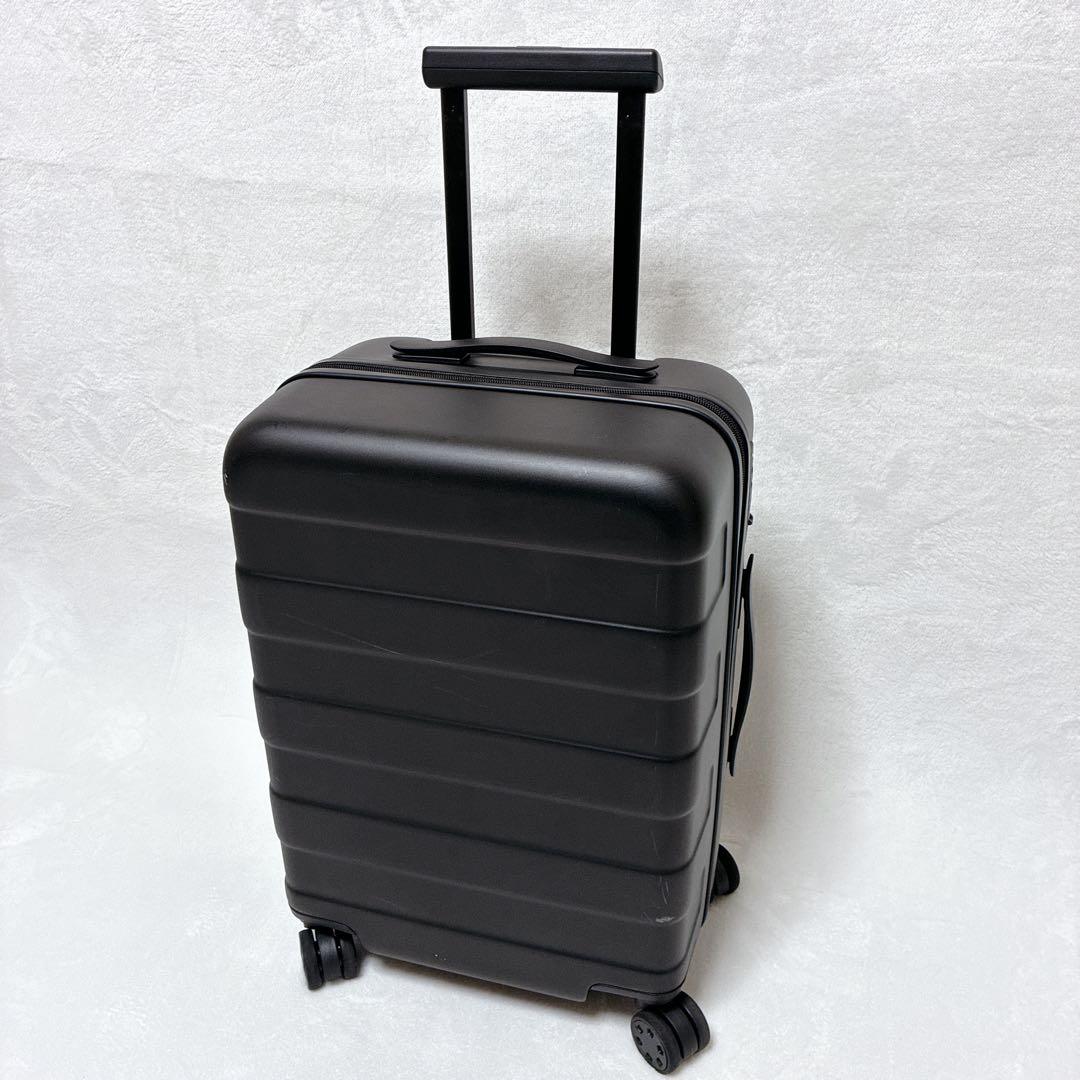 無印良品 スーツケース ブラック　4輪　ハードケース 36リットル