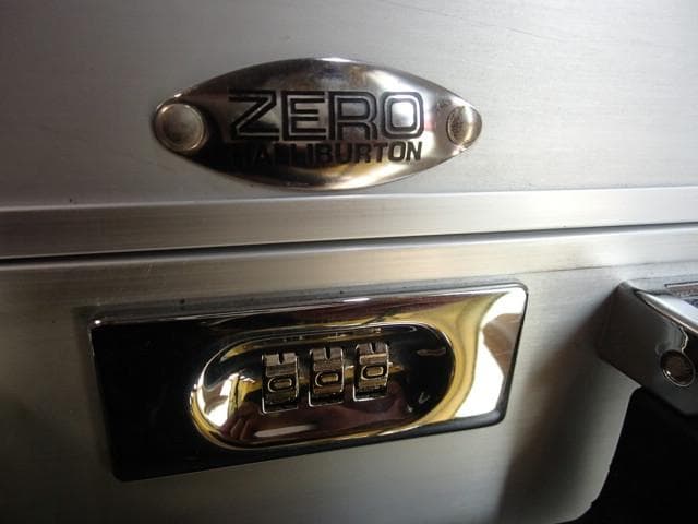 ZERO HALLIBURTON ゼロハリバートン キャリーケース アルミ