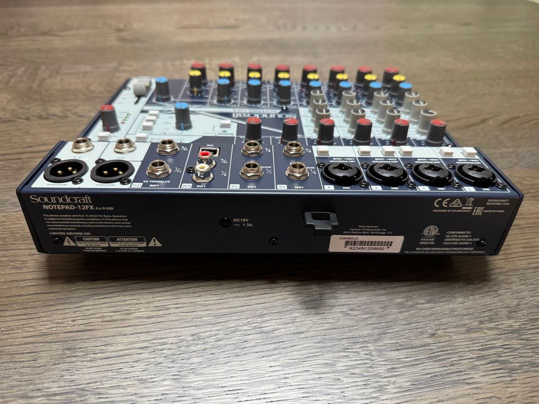 Soundcraft NOTEPAD-12FX アナログミキサー