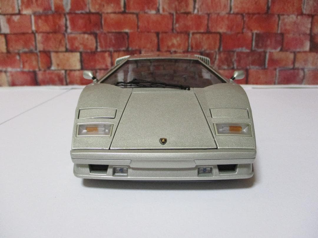 オートアート　1/18 ランボルギーニカウンタック 25th アニバーサリー