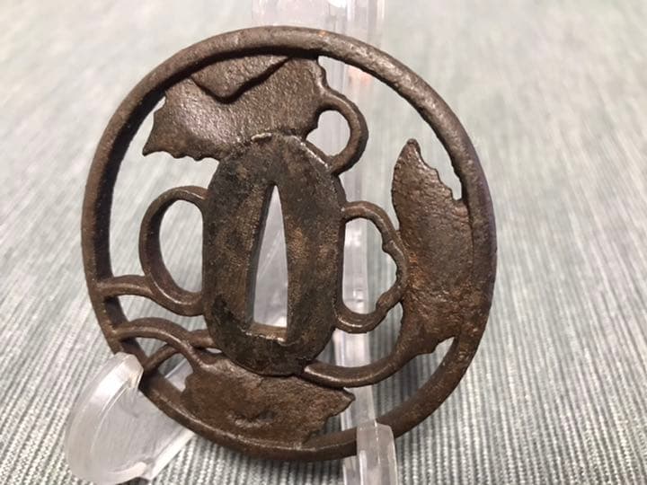 鍔　葵図　透かし鍔　鉄地　江戸時代