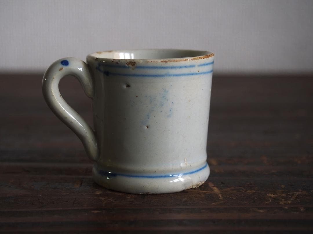白に青いラインの小さなカップ マニセス 陶器 スペイン古陶/K282