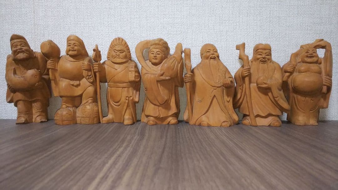 【匿名配送＆送料込】木彫りの七福神 置物 Seven Lucky Gods