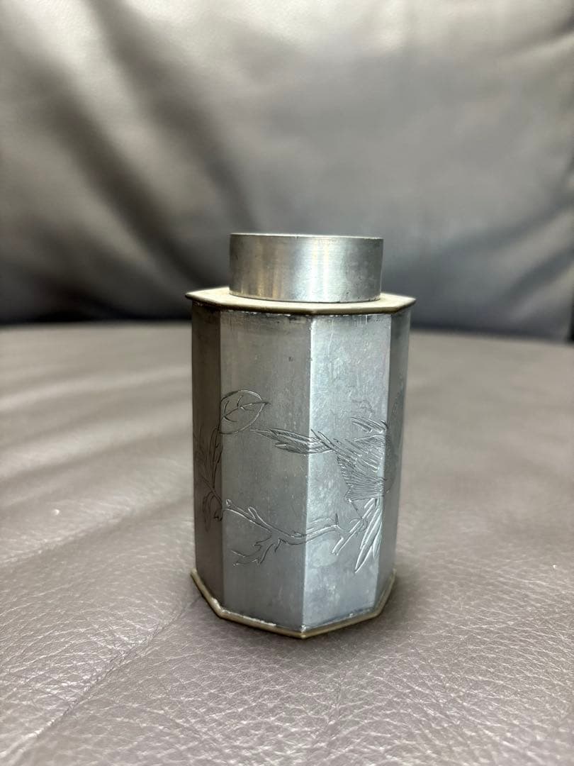 茶入れ物　花鳥図