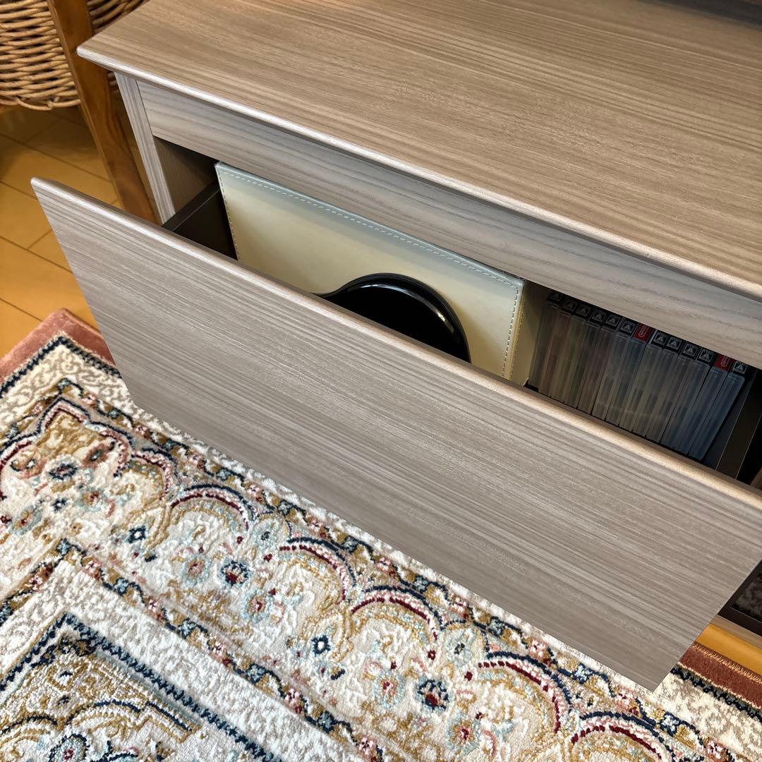 美品モダン木製テレビ台 /グレージュ/ライト付き