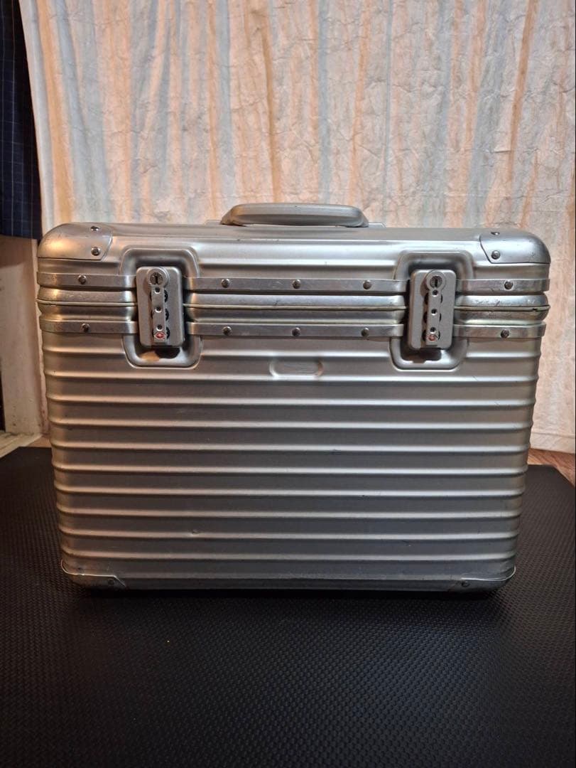 リモワ　トパーズ　パイロット　トロリー　2輪