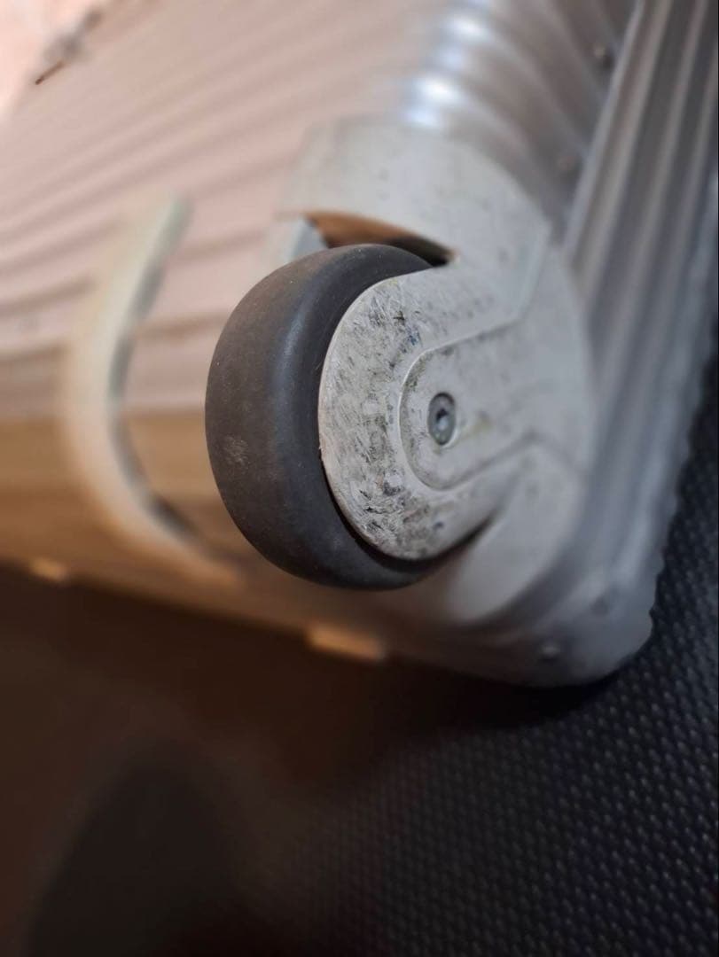 リモワ　トパーズ　パイロット　トロリー　2輪