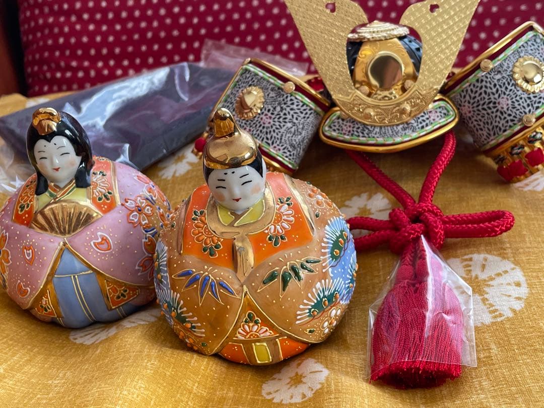 ￼￼ 九谷焼 桜盛 お雛様 ひな人形 陶器　三月 ことの兜五月人形　節句兜セット