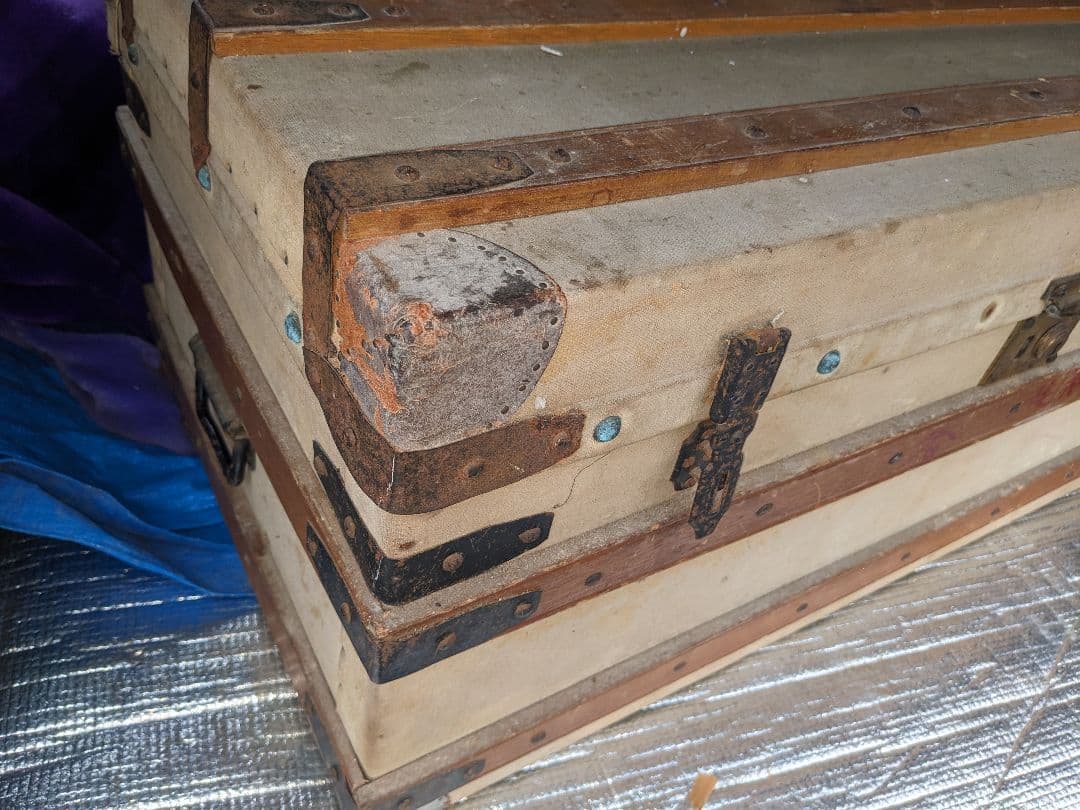 アンティーク 木製トランク　船便　衣装ケース　店舗什器