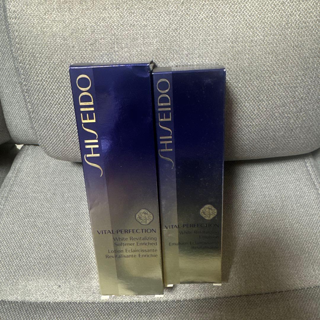 資生堂　バイタルパーフェクション 化粧水乳液セット