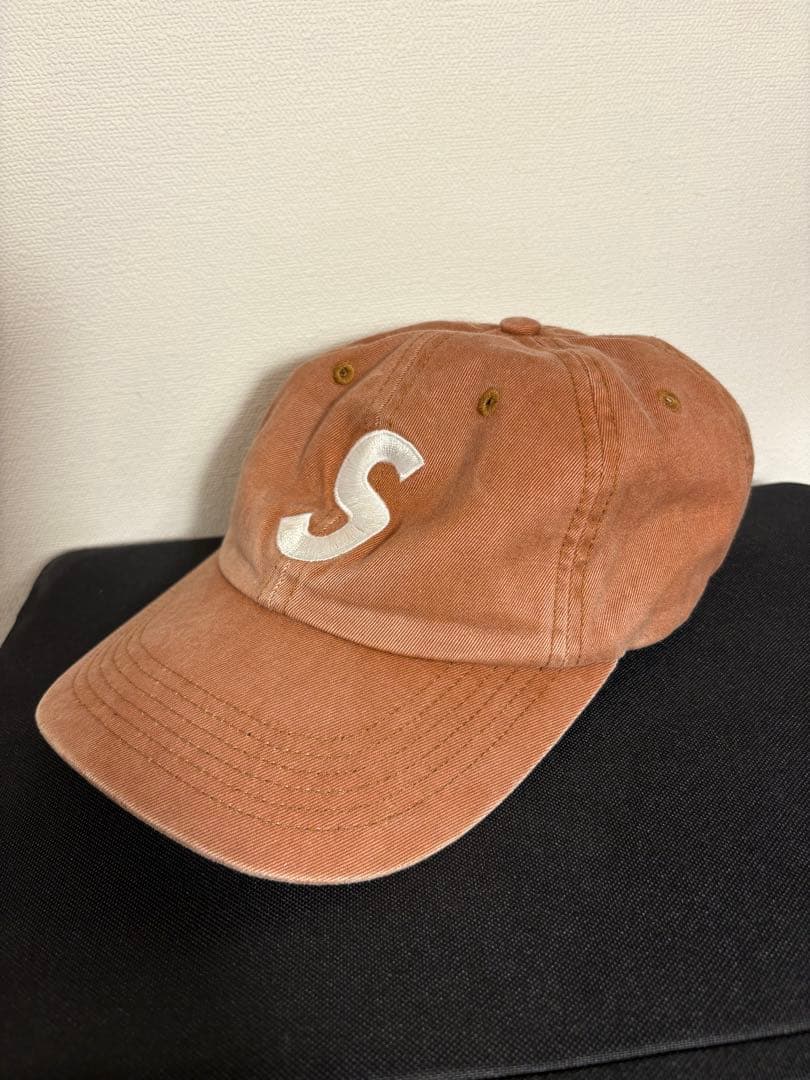 Supreme Pigment Print S Logo キャップ