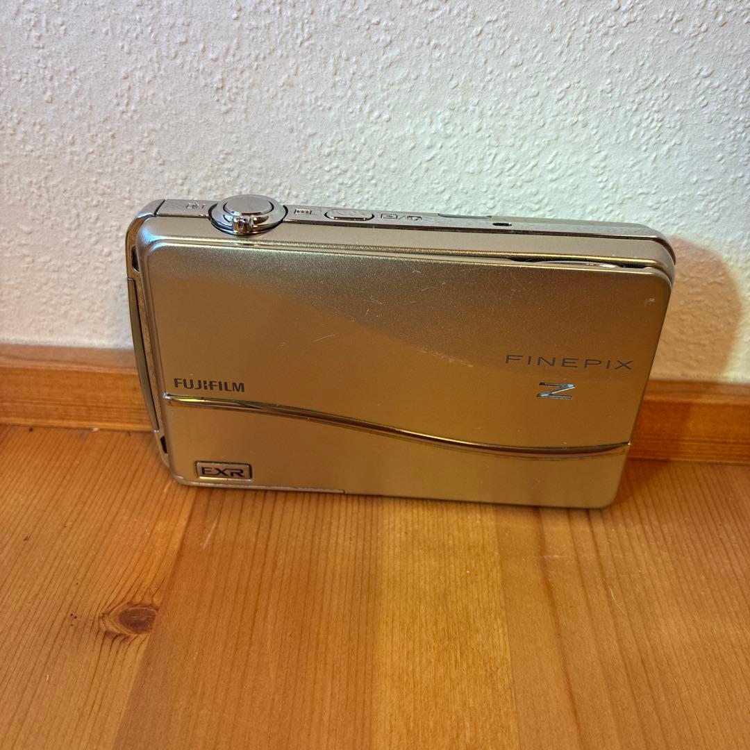 FUJIFILM ファインピクス Z800EXR デジカメ