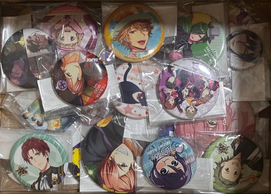 アニメグッズ　ノンジャンル　缶バッジ　まとめ売り　大量　60サイズ