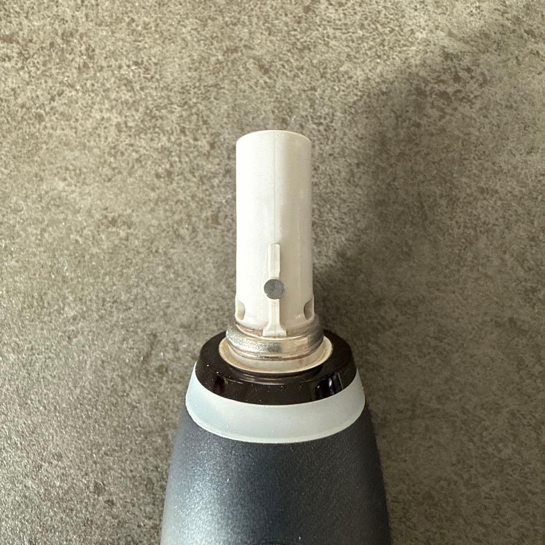 ブラウン　オーラルb iO Type3758 黒　替ブラシ付き