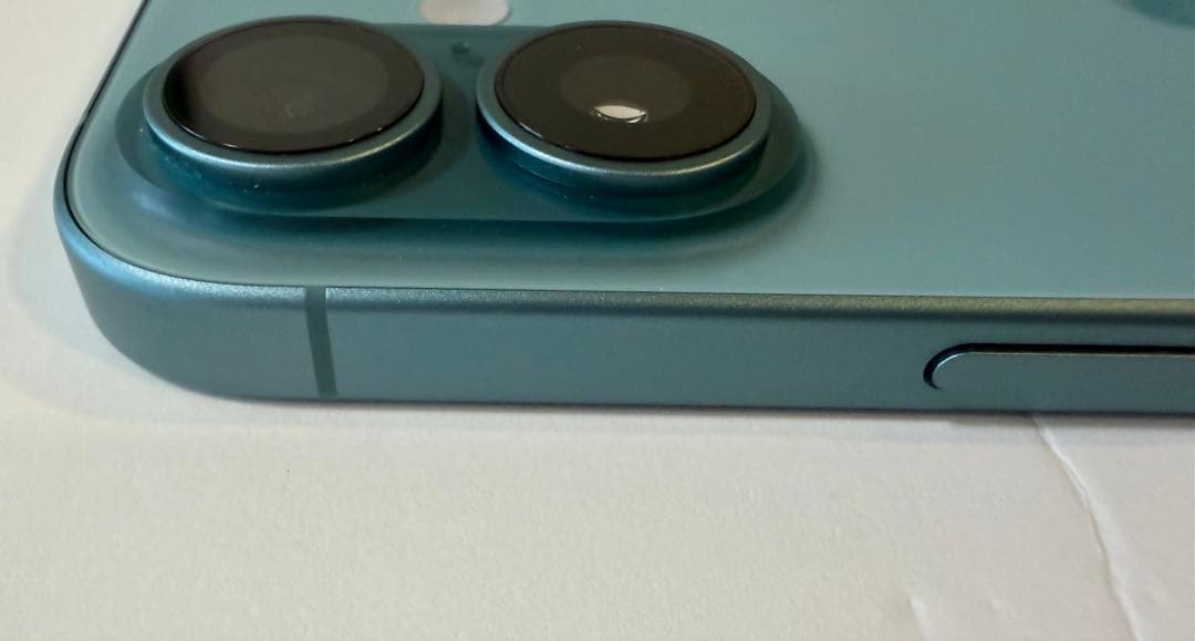 【極美品】iPhone16 128GB SIMフリー バッテリー94%ティール