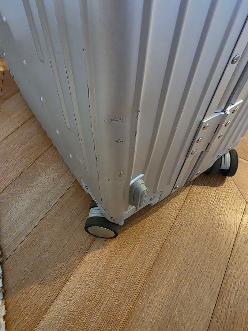 イノベーター　アルミ　スーツケース　70l