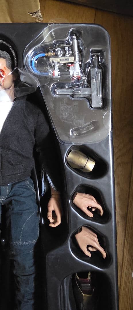 hottoys 『アイアンマン３』トニー・スターク（マンダリン邸襲撃版）