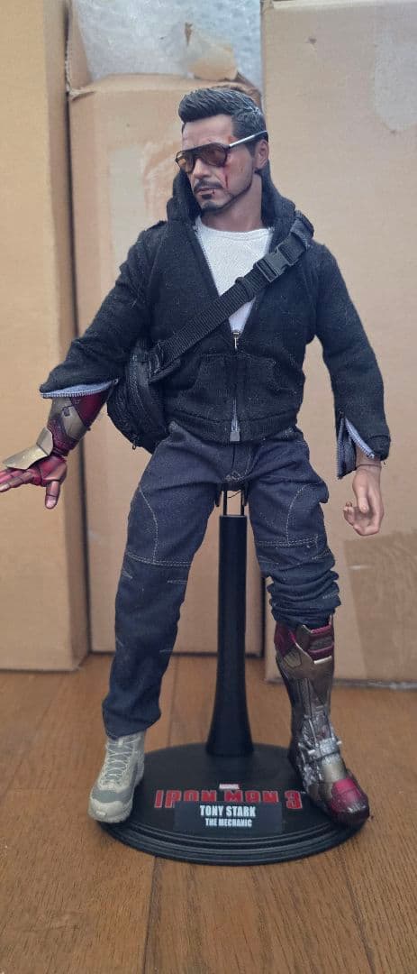 hottoys 『アイアンマン３』トニー・スターク（マンダリン邸襲撃版）