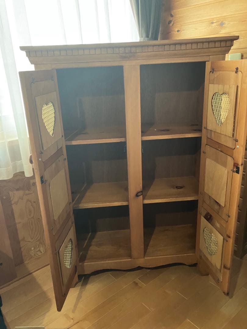 ナチュラルウッドハート型キャビネット