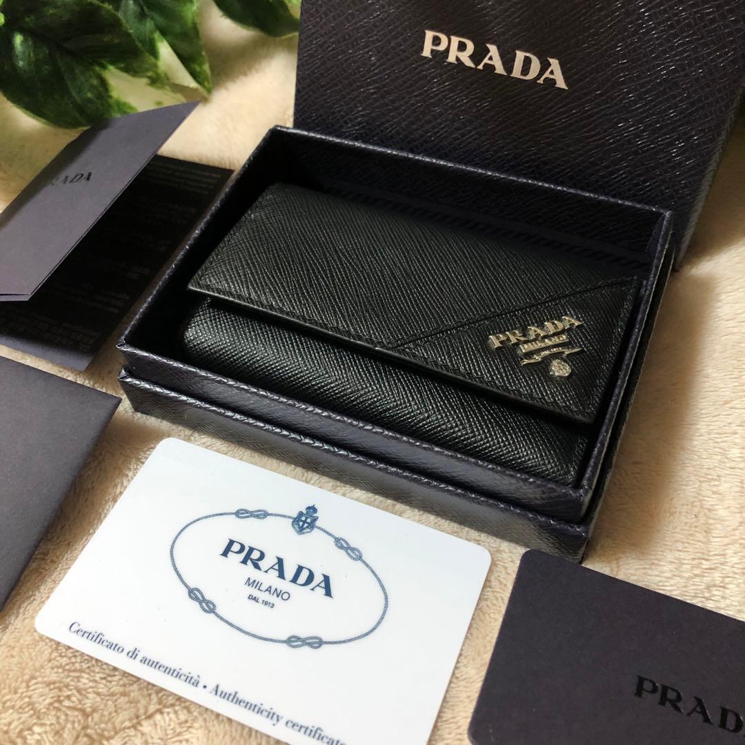 極美品　プラダ　キーケース　6連　サフィアーノレザー　ブラック　黒　箱付き
