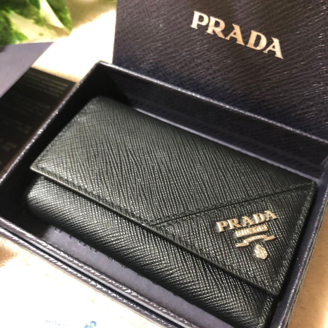 極美品　プラダ　キーケース　6連　サフィアーノレザー　ブラック　黒　箱付き
