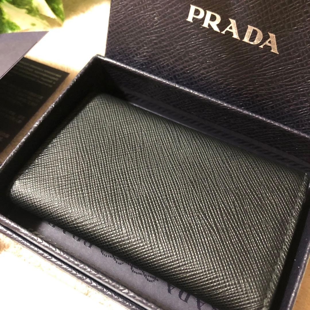 極美品　プラダ　キーケース　6連　サフィアーノレザー　ブラック　黒　箱付き