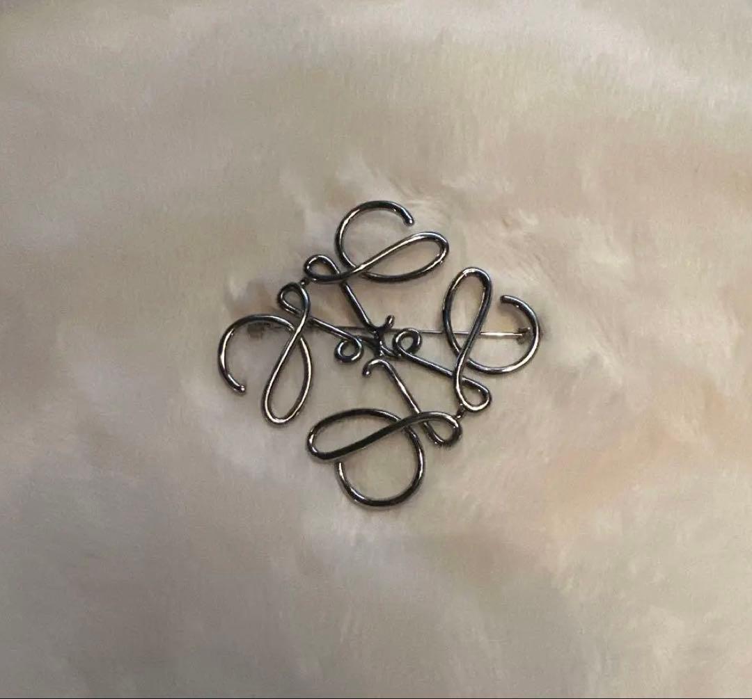 ロエベ LOEWE ブローチ