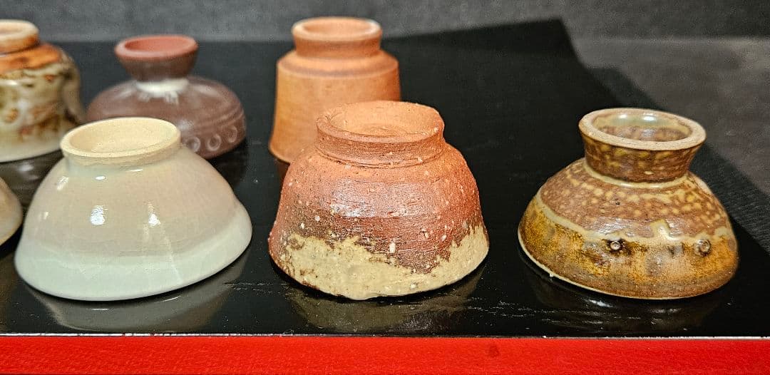 【日本の陶器】ぐい呑　盃　10客　布志名　信楽　朝日焼　三助　赤膚　二本松萬古等