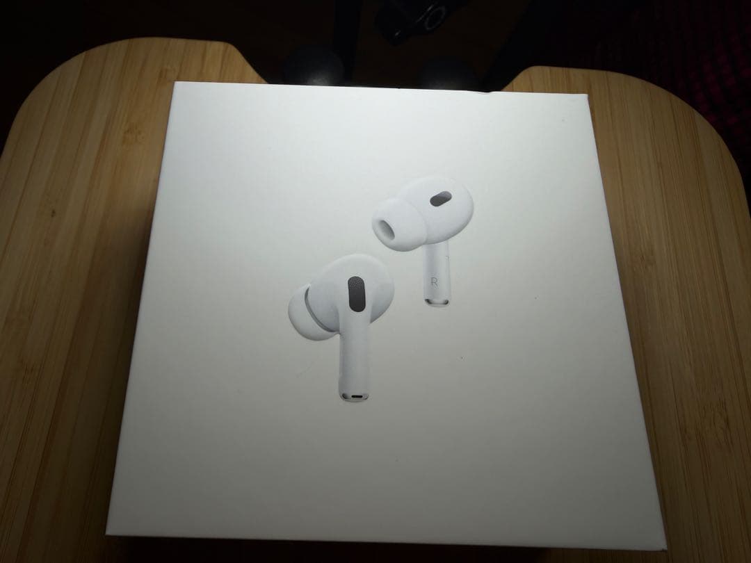 AirPods Pro 第2世代 ＋Spigen保護ケースおまけ付き