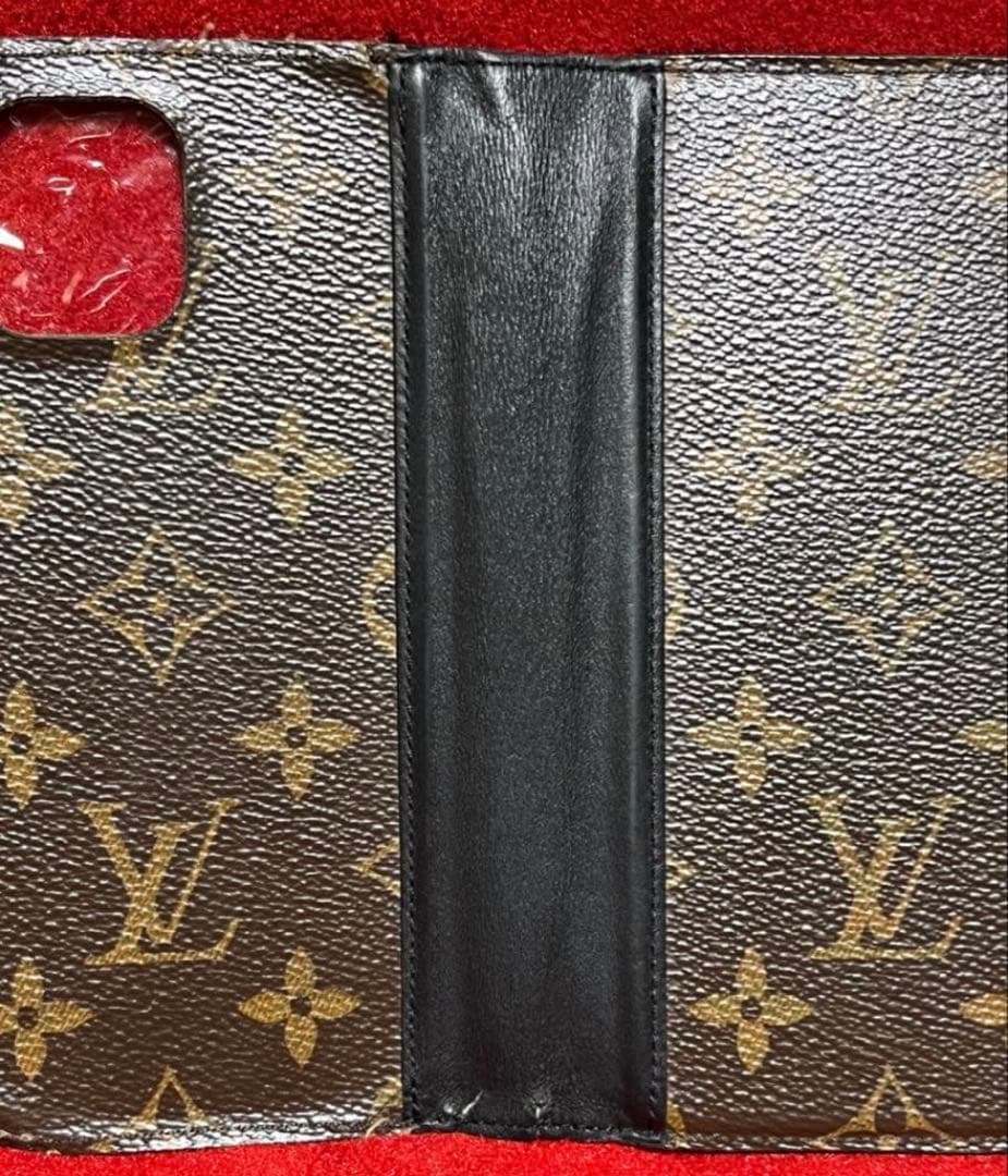 [LOUIS VUITTON]LVモノグラム手帳型スマホケース